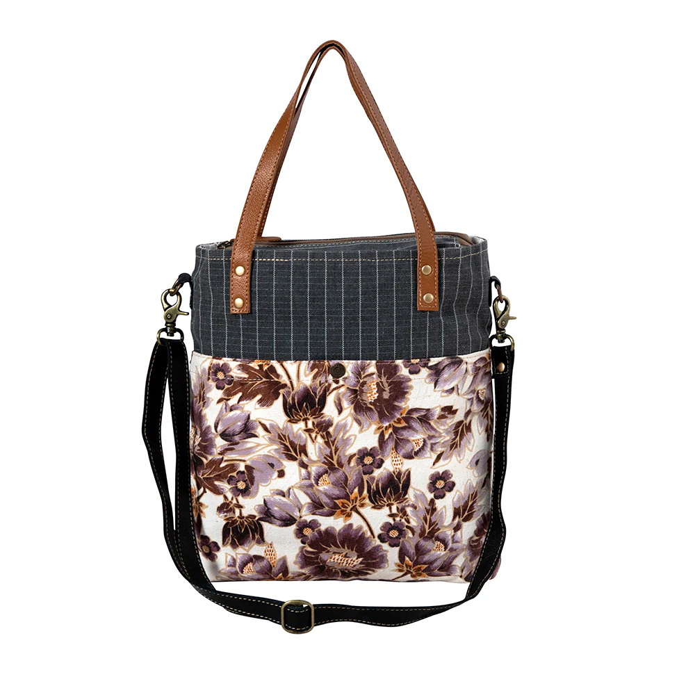 Peonieâs Pleasure Tote Bag