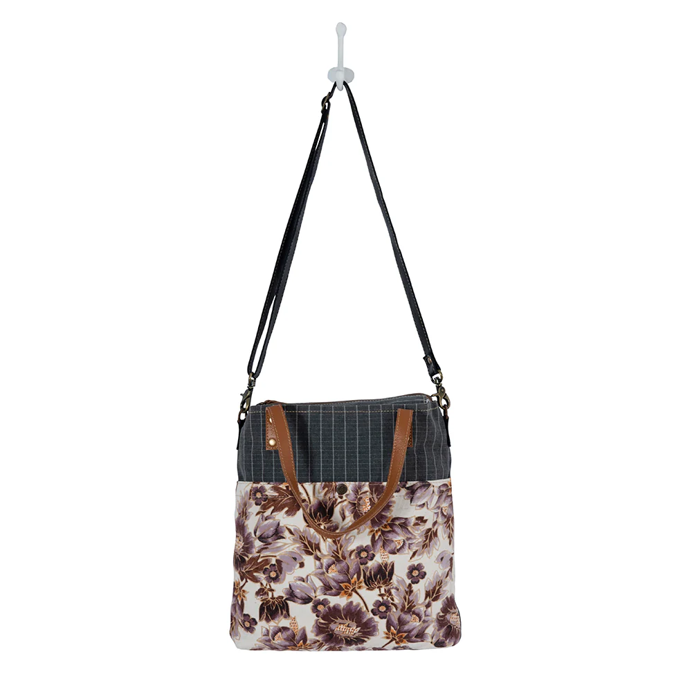 10012-peonie-s-pleasure-tote-bag-1.webp