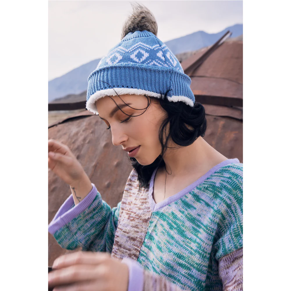 1009-bellsy-beanie-1.webp