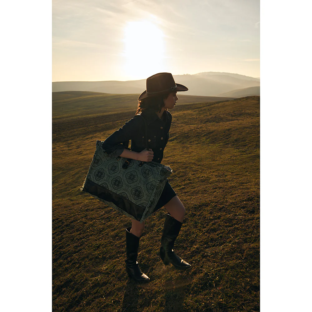 10121-pilar-pram-weekender-bag-1.webp