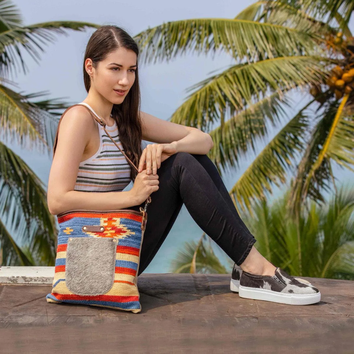 10587-pursuasive-shoulder-bag-1.webp