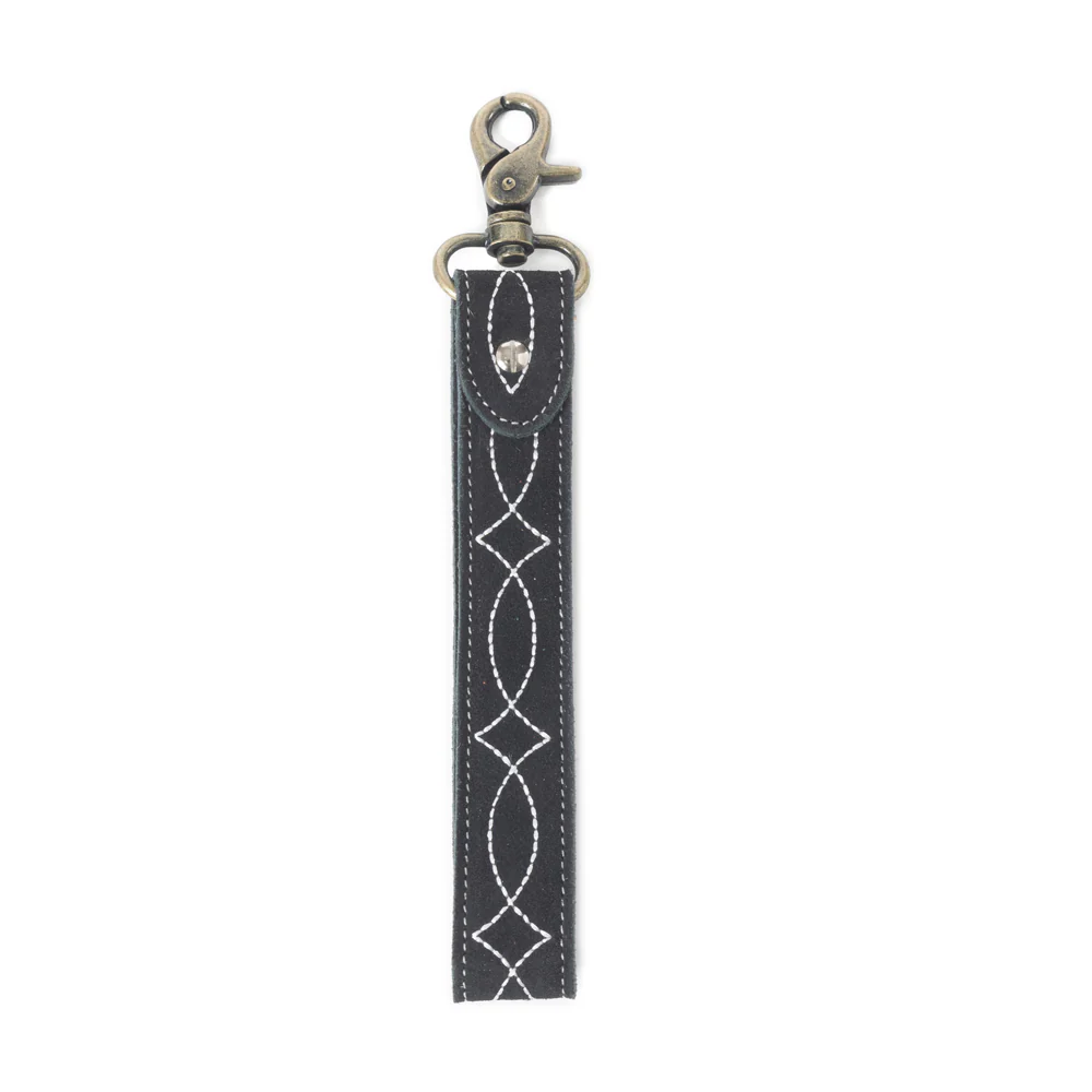 11081-rodeo-rose-leather-key-fob-in-black-1.webp