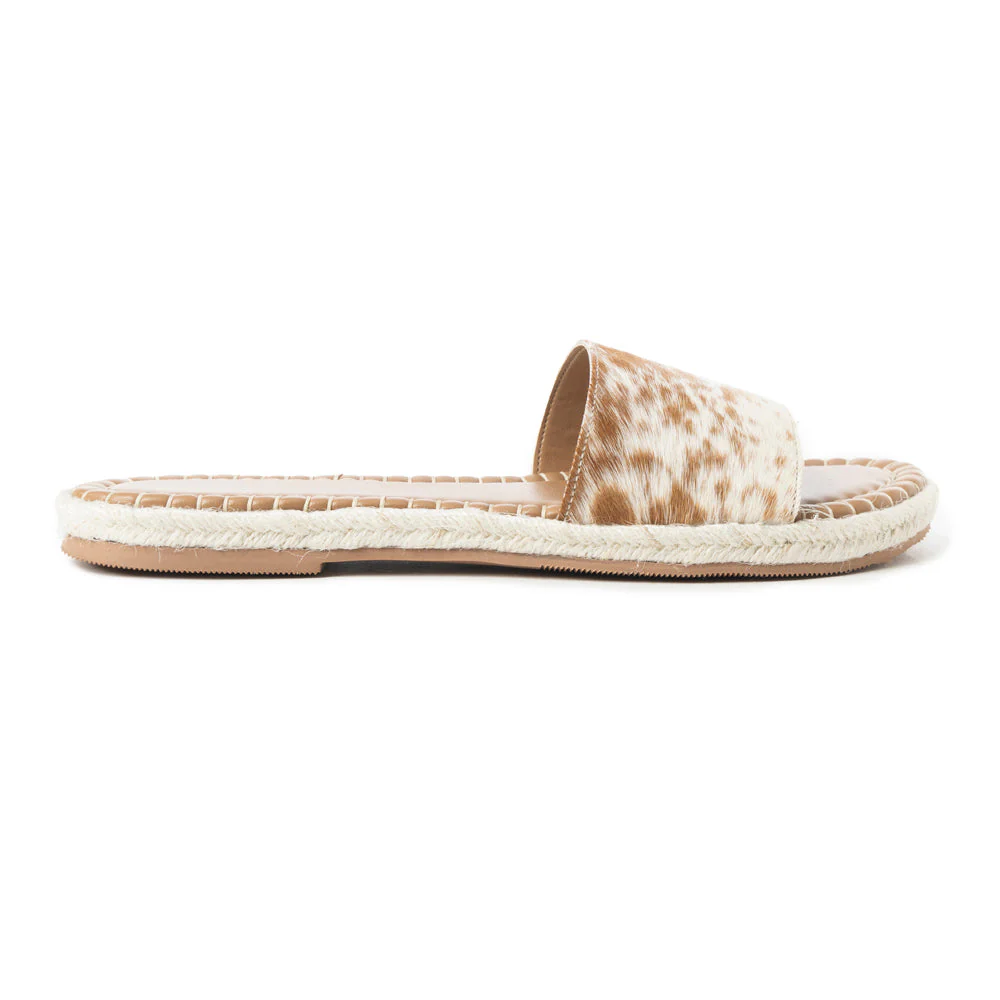 11241-running-pony-sandals-in-brown-white-hairon-1.webp