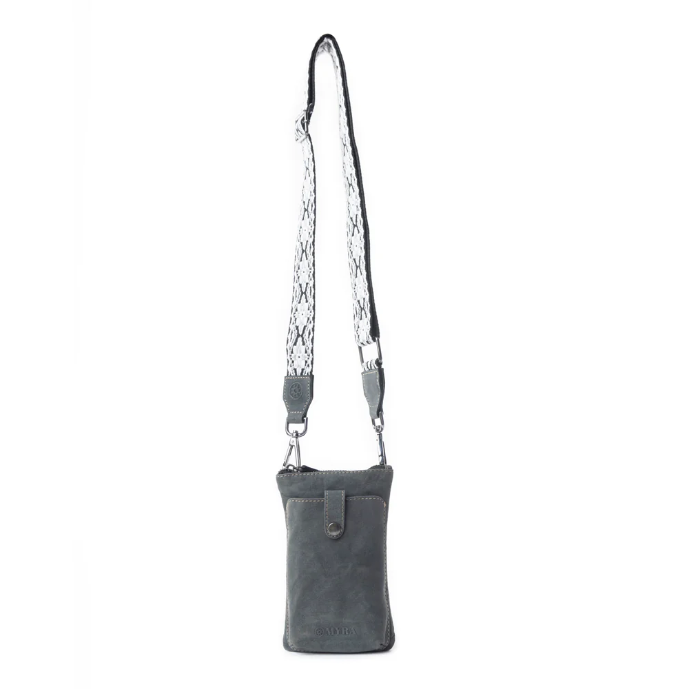 11377-saguaro-scout-leather-bag-in-black-1.webp
