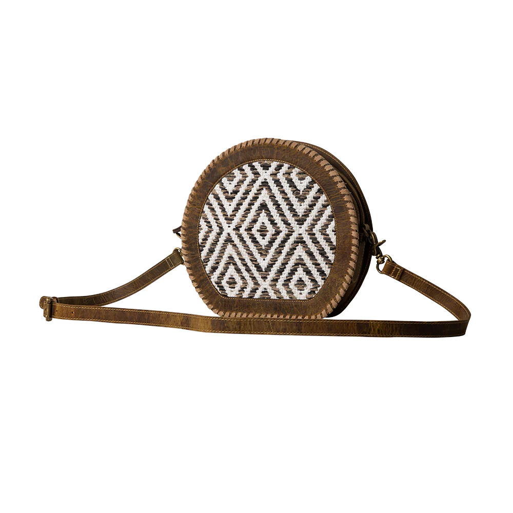 11456-sand-weaver-round-bag–1.webp