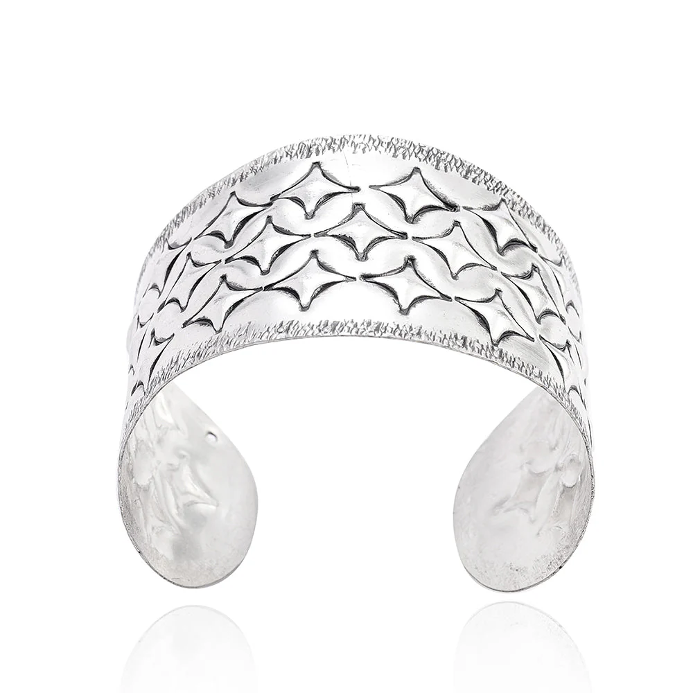 12293-spruce-tradition-cuff-bracelet-1.webp