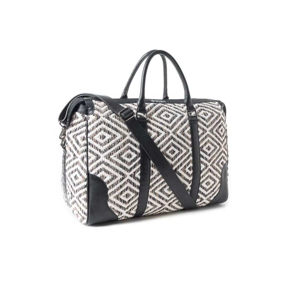 12323-stallion-way-duffel-in-black-1.webp