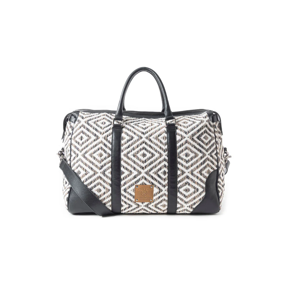 12323-stallion-way-duffel-in-black-1.webp