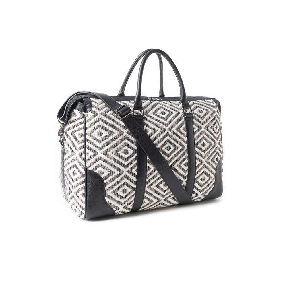 12323-stallion-way-duffel-in-black-1.webp