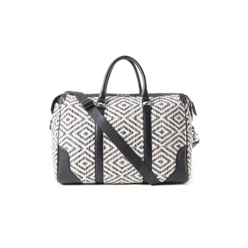 12323-stallion-way-duffel-in-black-1.webp