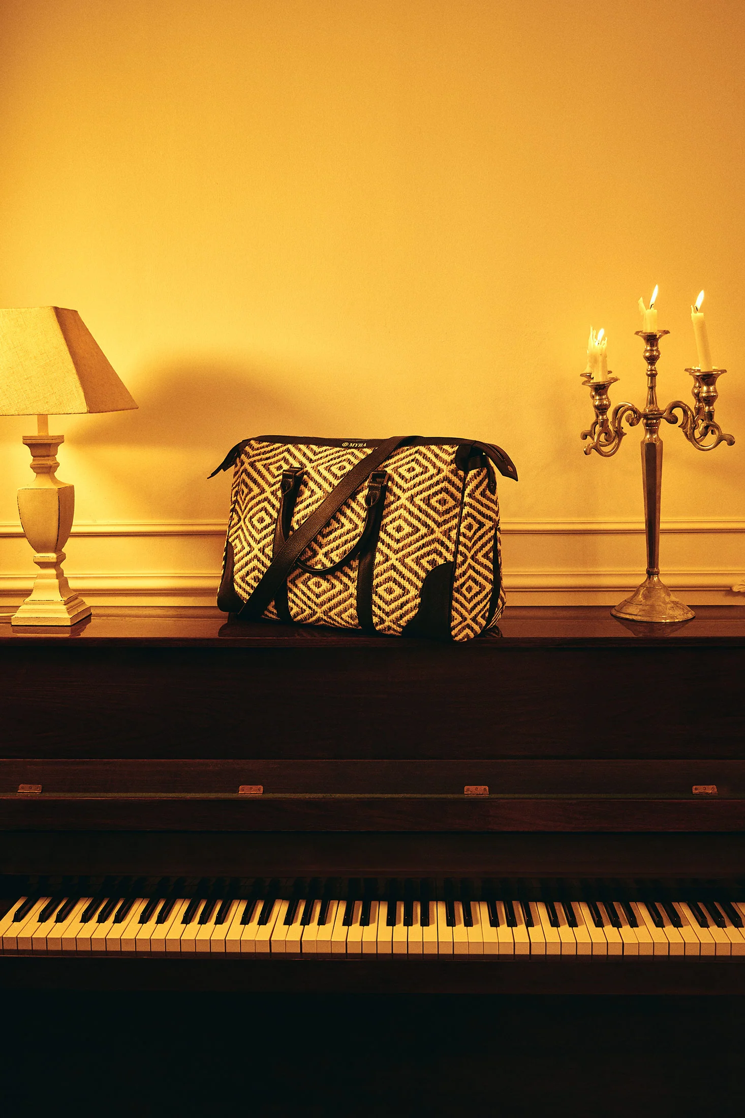 12323-stallion-way-duffel-in-black-1.webp