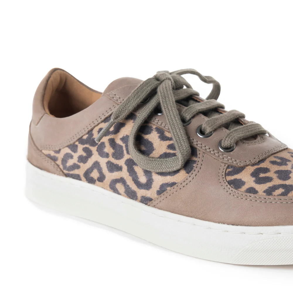 12542-subtle-sneakers-1.webp