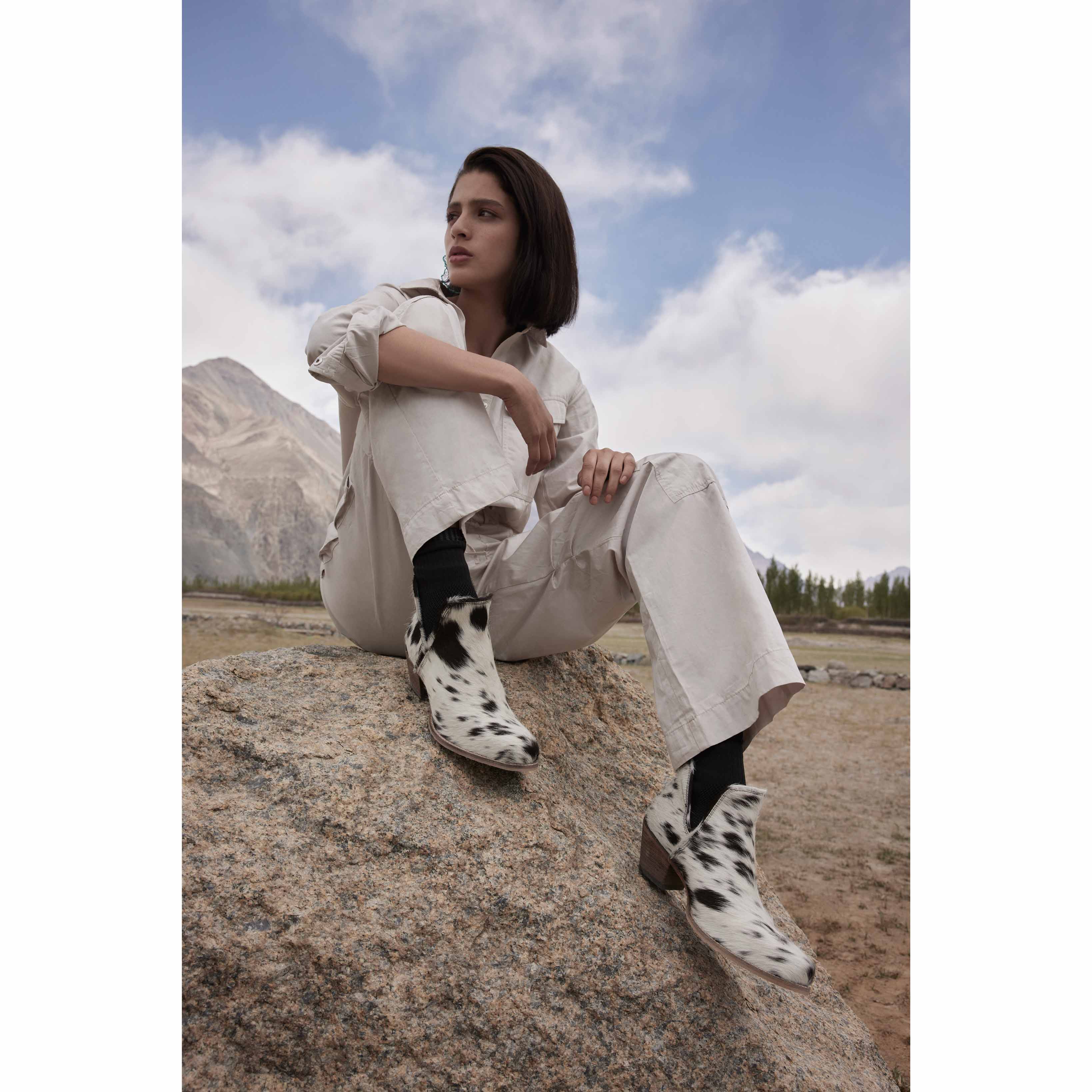 12641-sunset-bloom-split-top-hair-on-hide-boots-in-black-white-1.webp