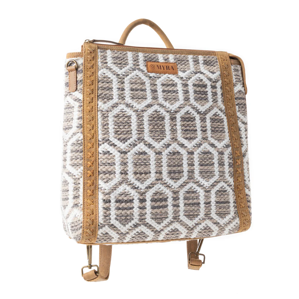 12698-suzanna-grove-rug-leather-backpack-in-sandy-white-1.webp
