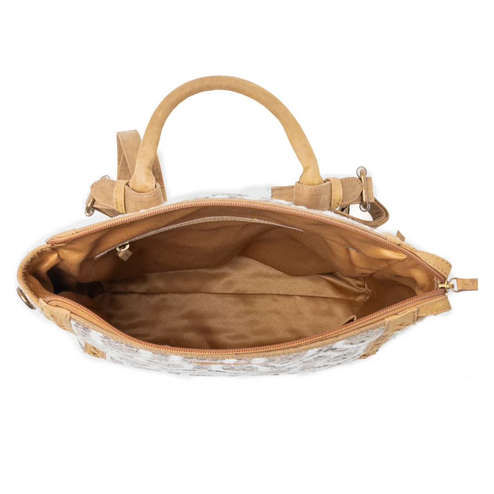 12698-suzanna-grove-rug-leather-backpack-in-sandy-white-1.webp