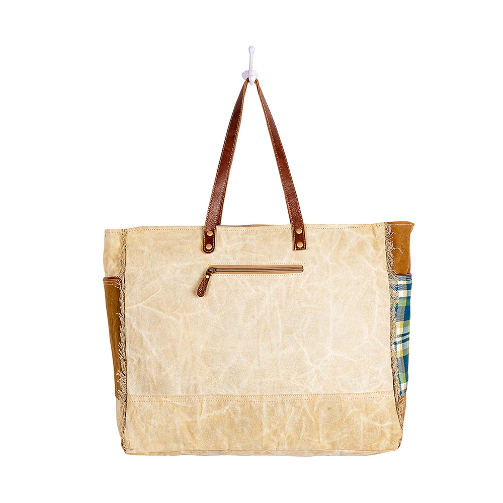 1307-blue-whales-bay-weekender-bag-1.webp
