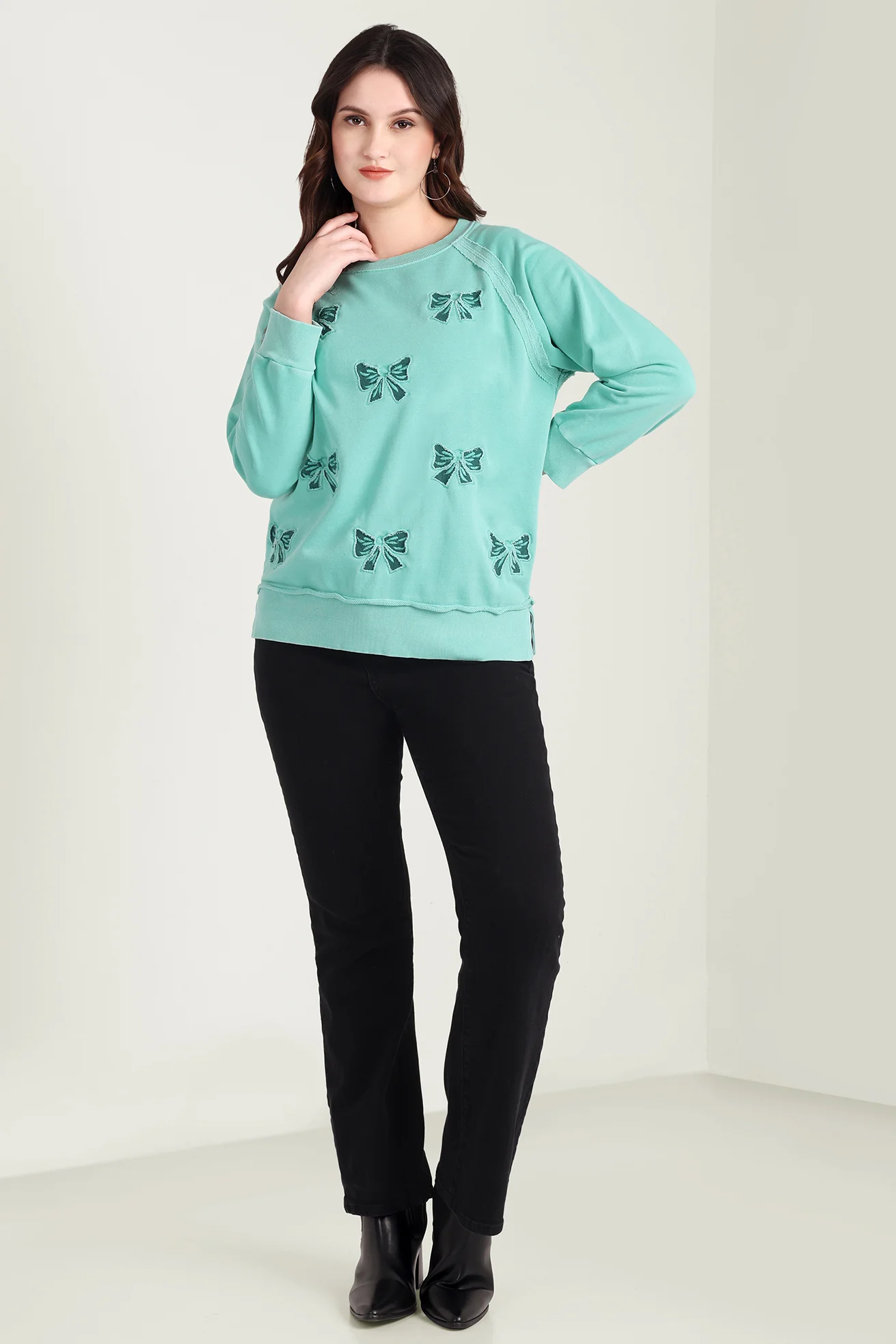 The Meadow Love Sweatshirt in Lake Green