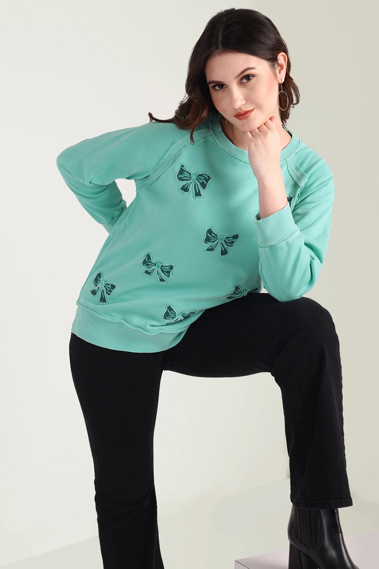 13127-the-meadow-love-sweatshirt-in-lake-green-1.webp