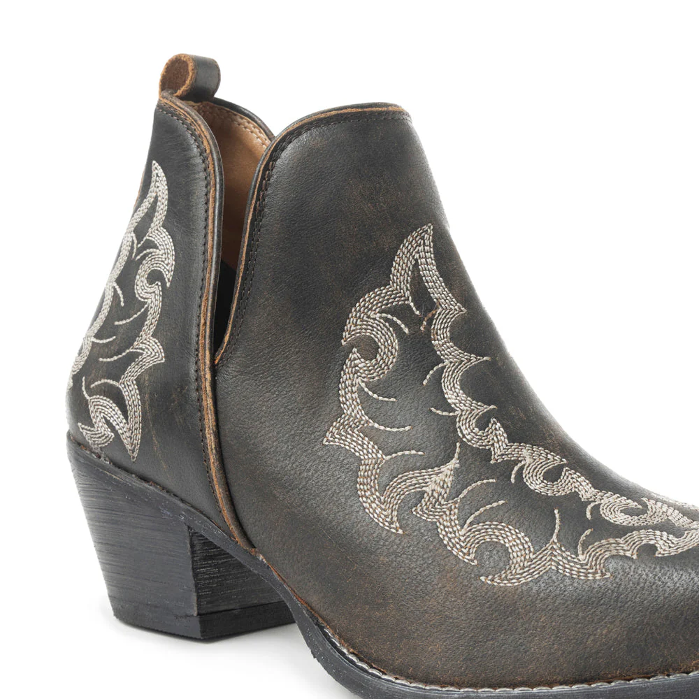 13387-trail-runner-booties-in-dusty-black-1.webp