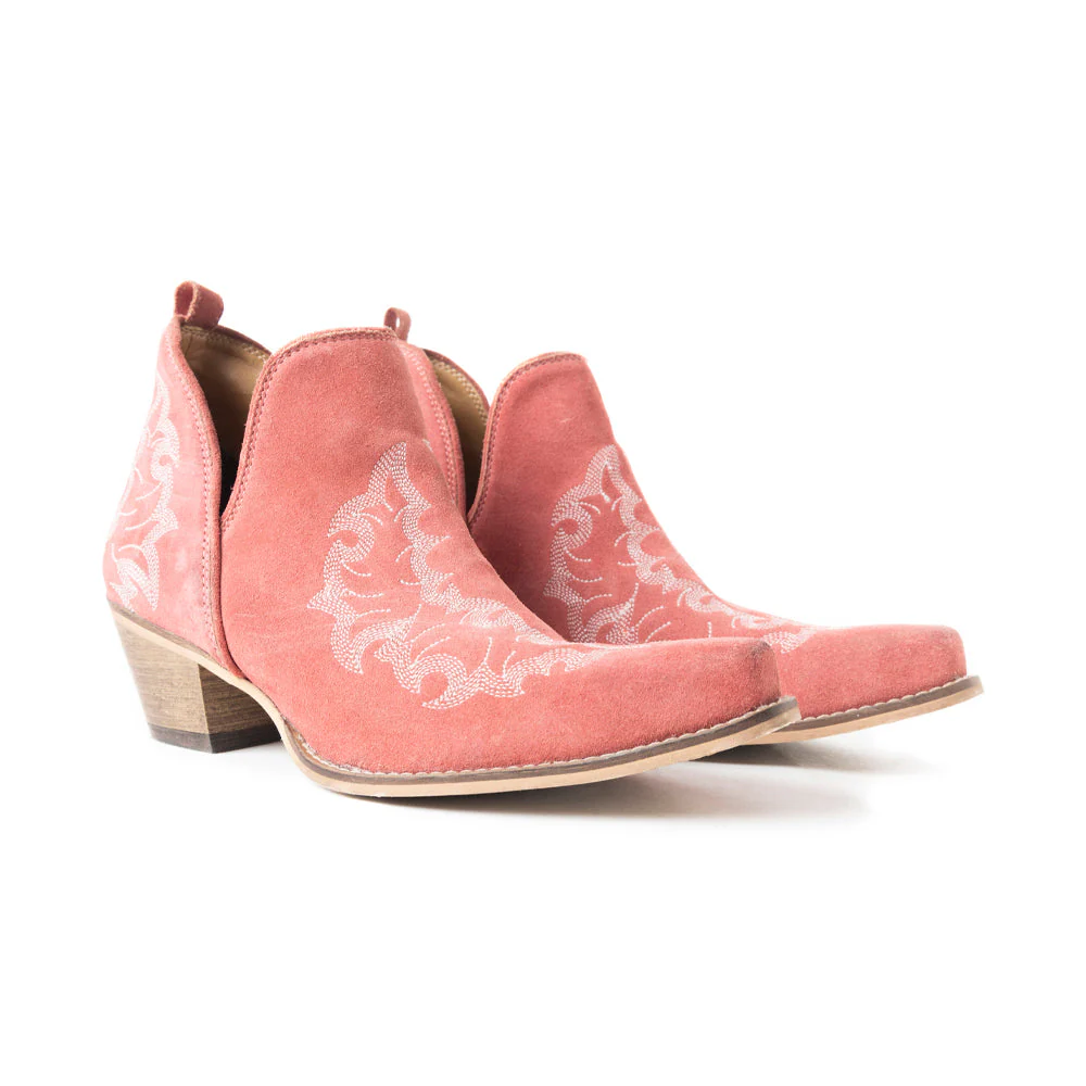 13394-trail-runner-booties-in-peach-1.webp