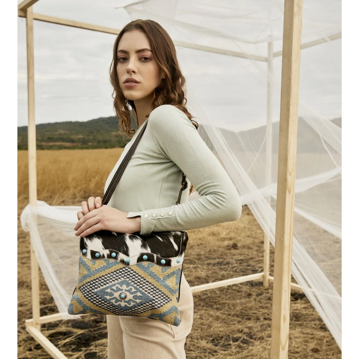 13555-tufts-pattern-small-crossbody-bag-1.webp