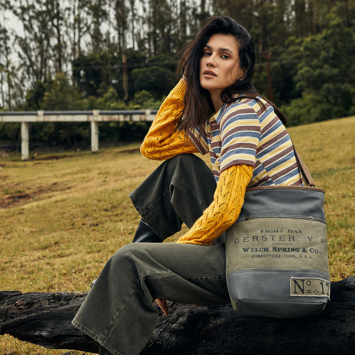 13847-vespertine-shoulder-bag-1.webp