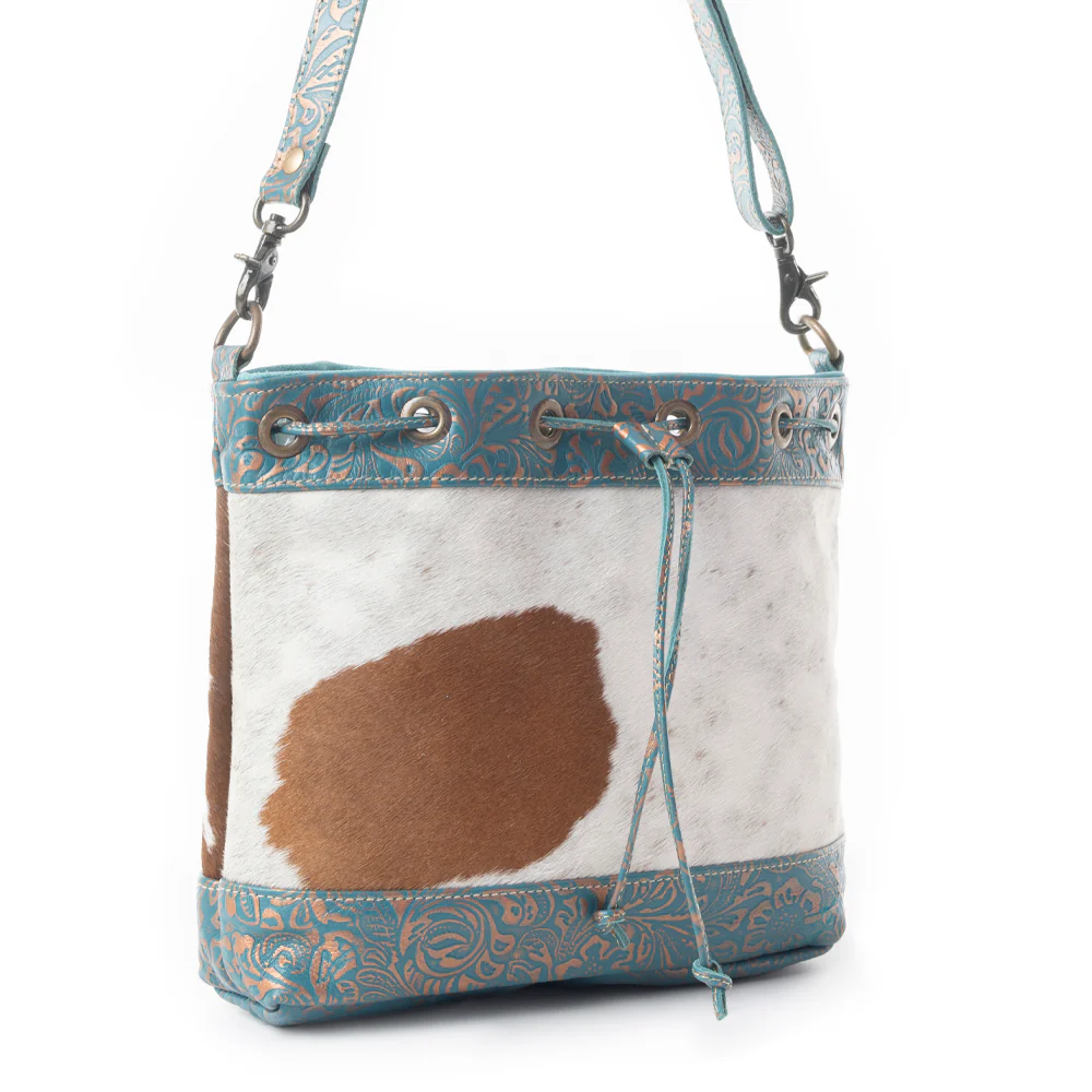 13855-vibrant-edges-bucket-bag-1.webp