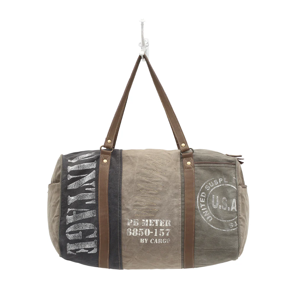 13900-vintage-usa-print-traveller-bag-1.webp