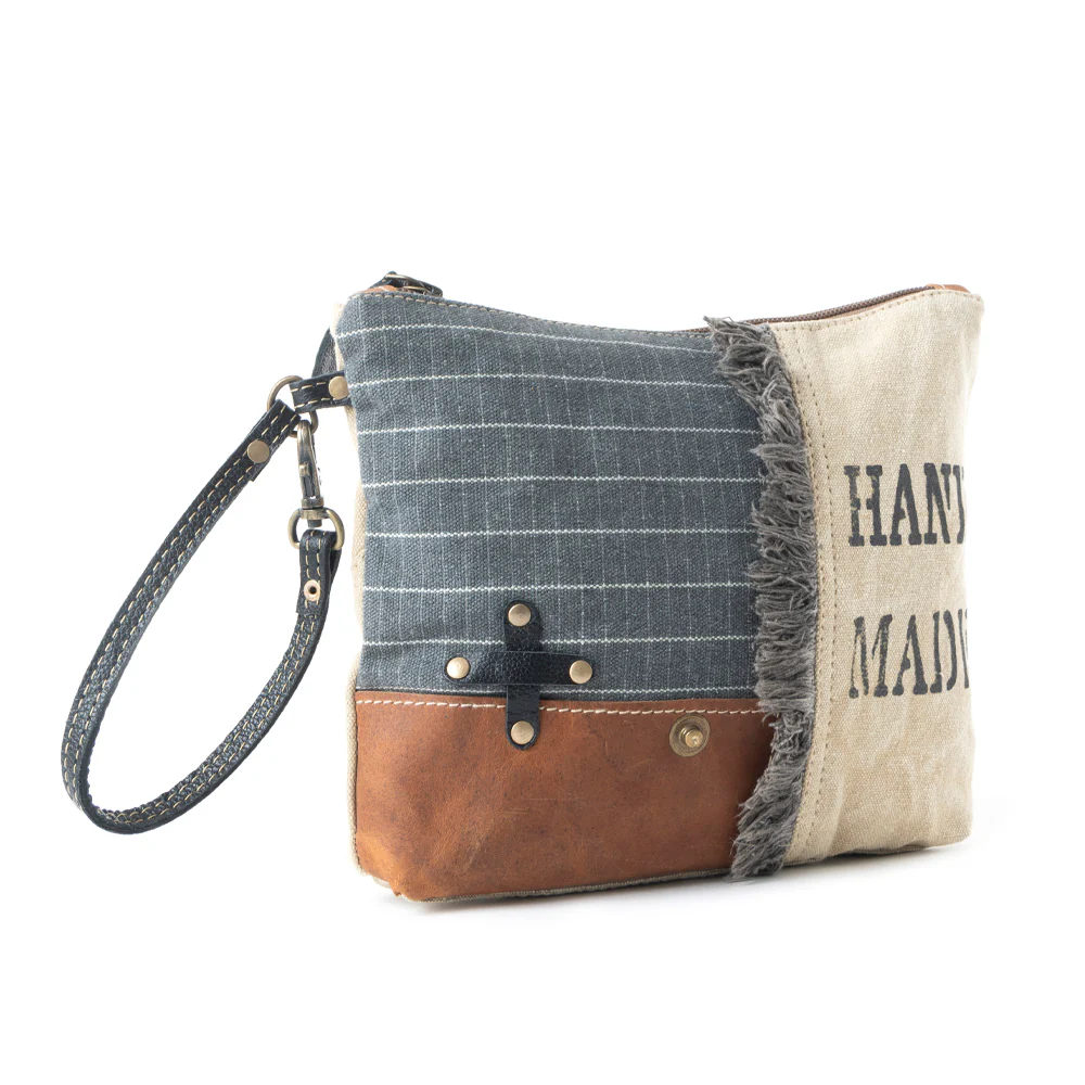 13911-vintage-excursions-pouch-1.webp