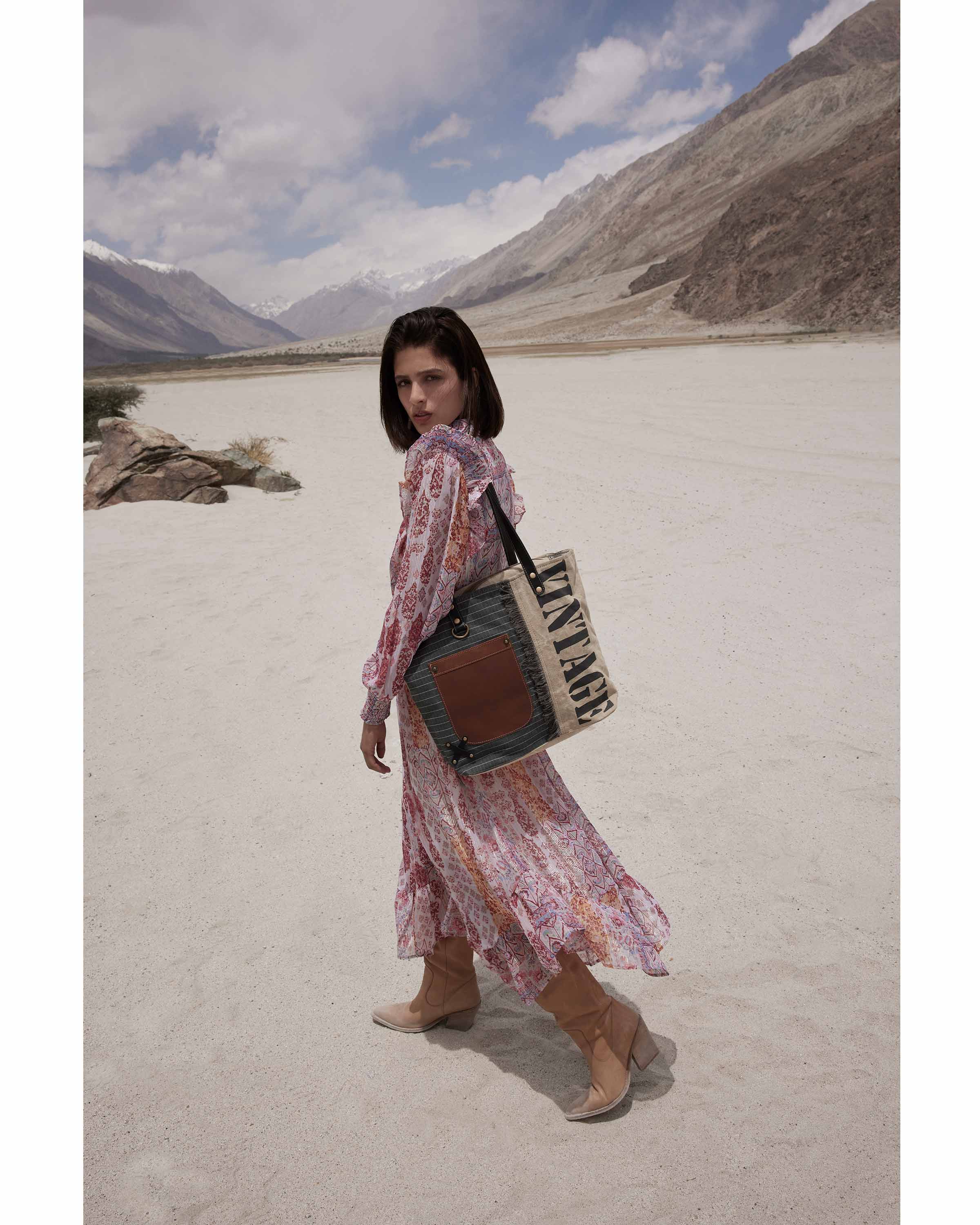13912-vintage-excursions-tote-bag-1.webp