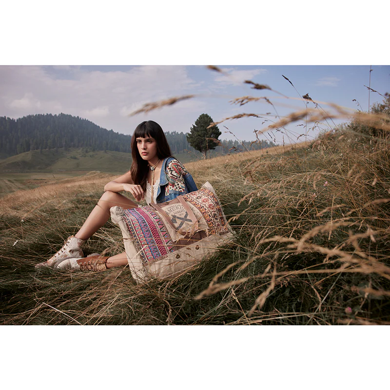 13917-vintage-journeys-weekender-bag-1.webp
