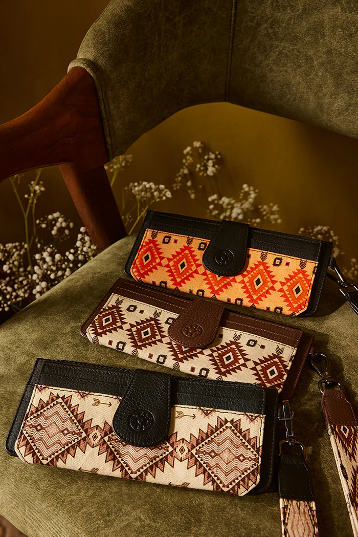 13989-wanderweave-wallet-in-aztec-ivory-1.webp