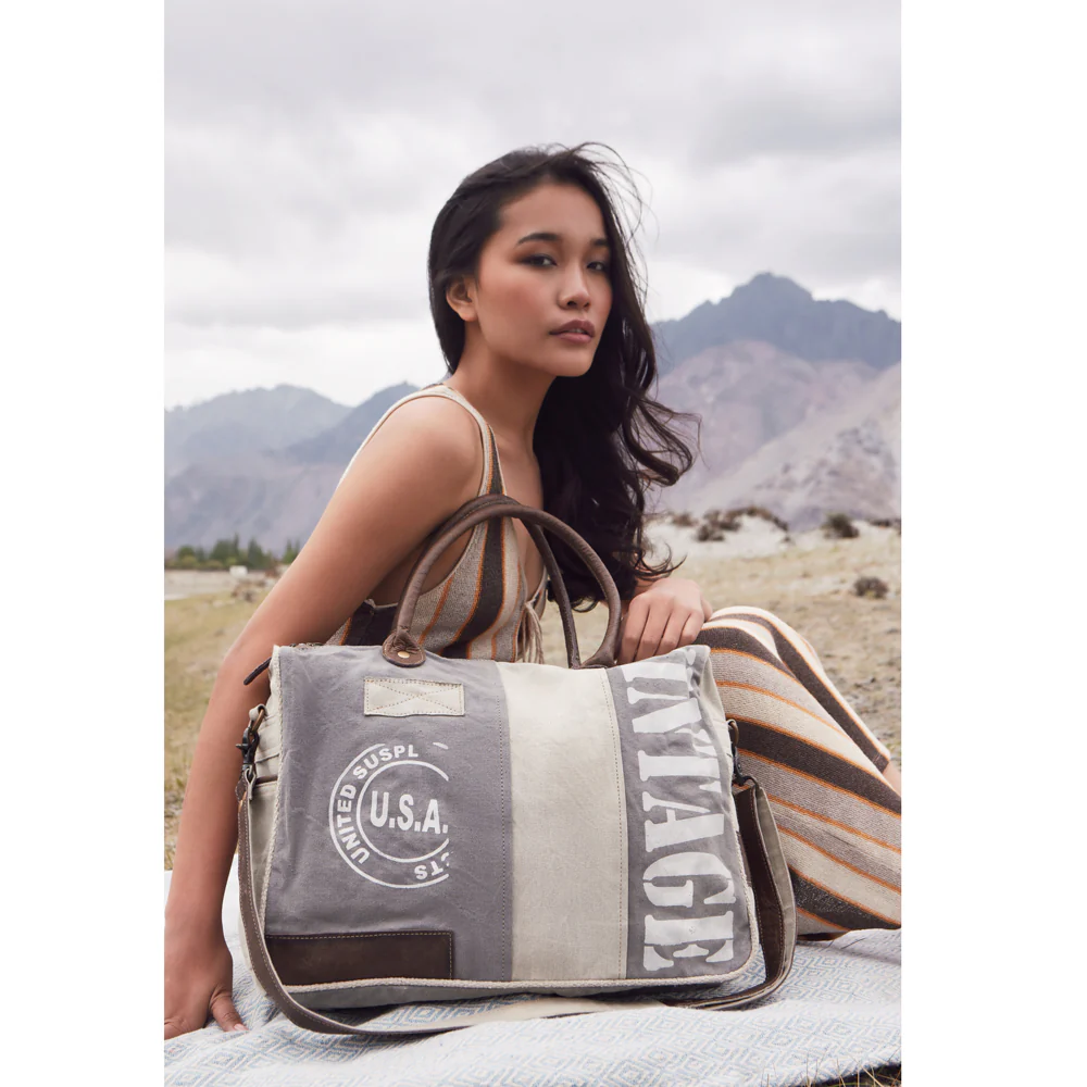 14027-waver-messenger-bag-1.webp