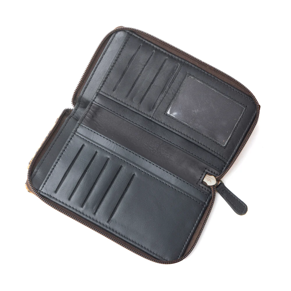 14032-weather-beaten-wallet-1.webp