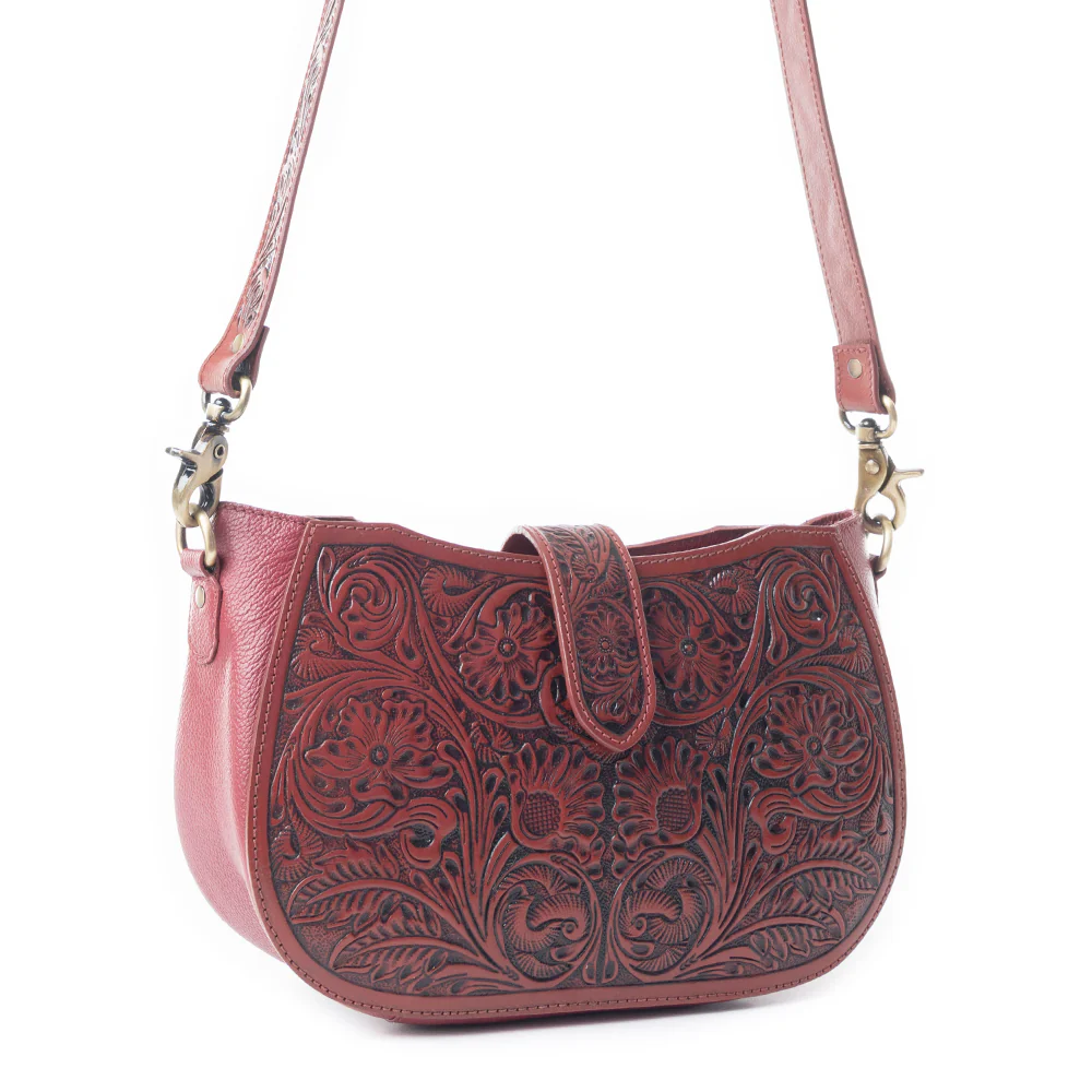 14325-wildflowers-of-the-prairie-bag-in-red-1.webp