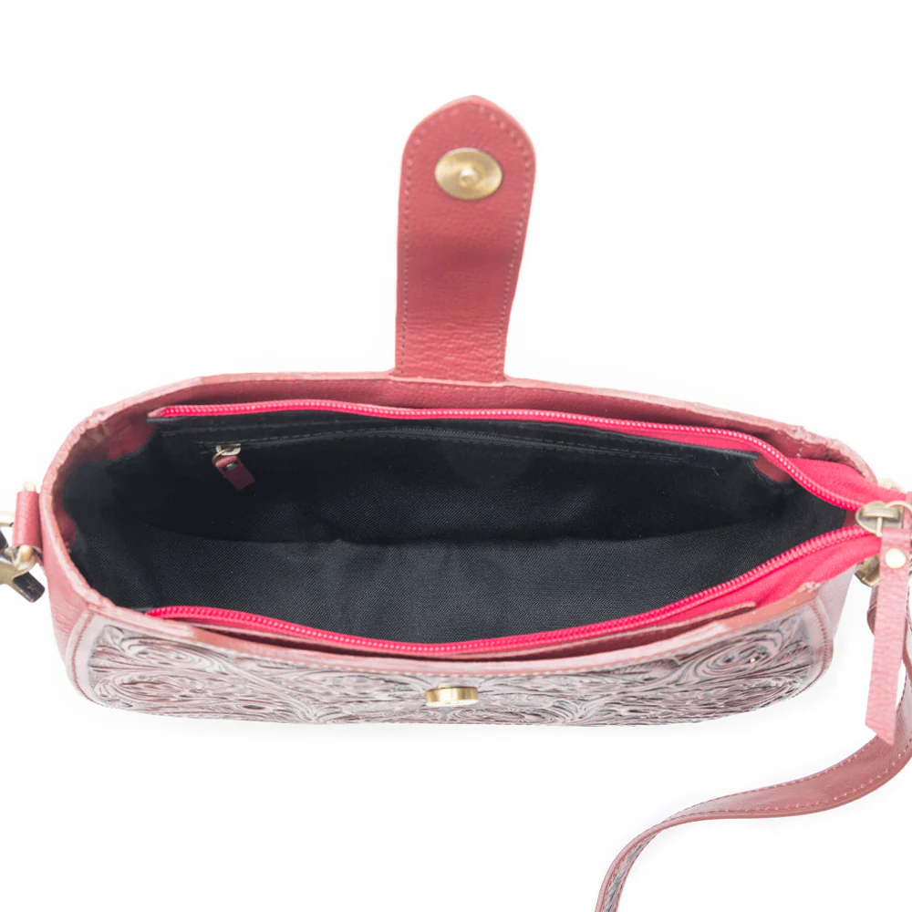 14325-wildflowers-of-the-prairie-bag-in-red-1.webp