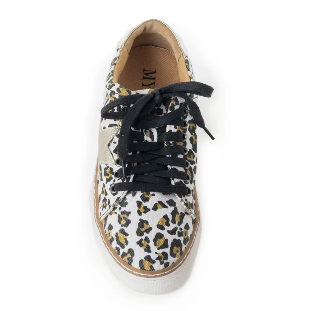 14431-witty-sneakers-1.webp