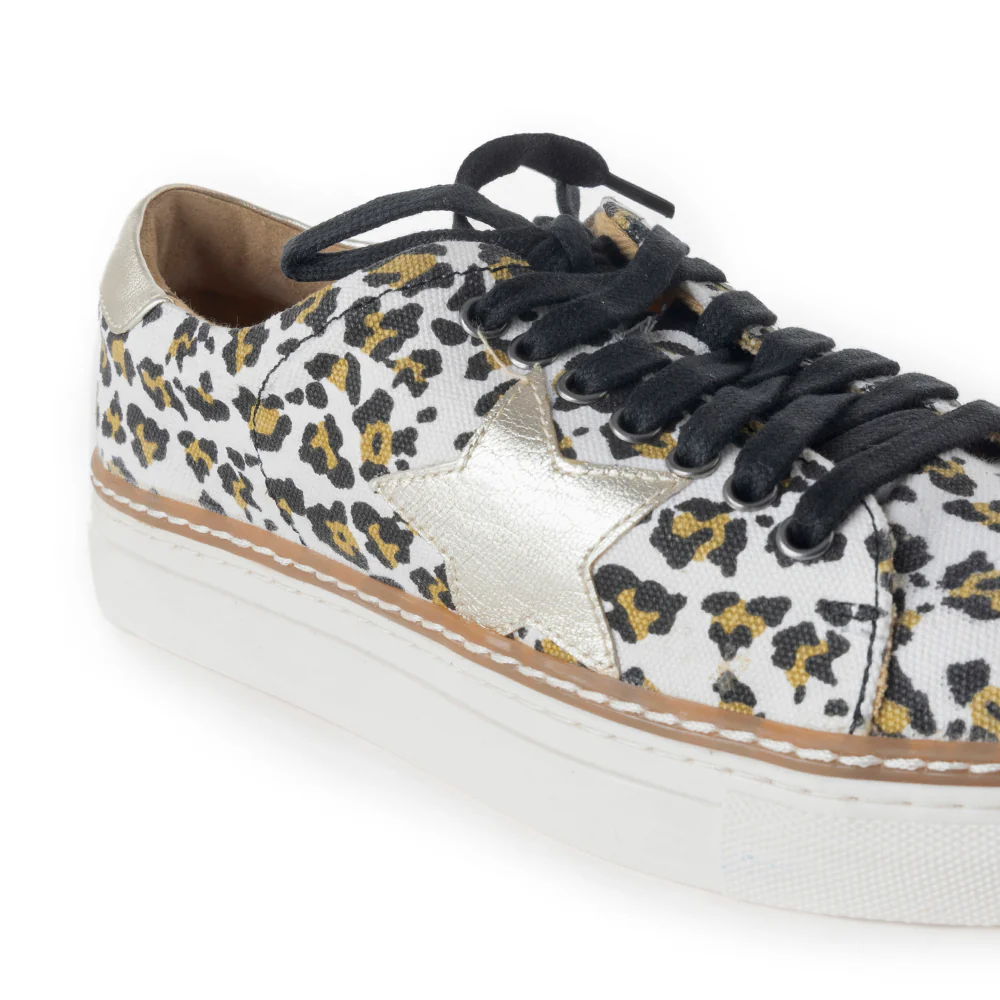 14431-witty-sneakers-1.webp