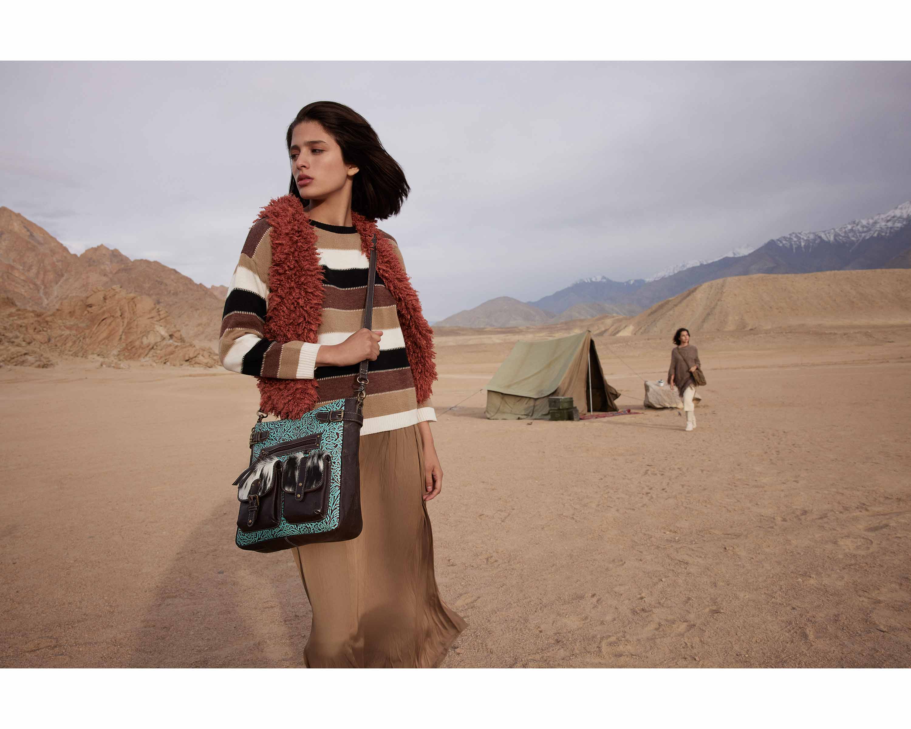 14607-zapata-leather-hairon-bag-1.webp