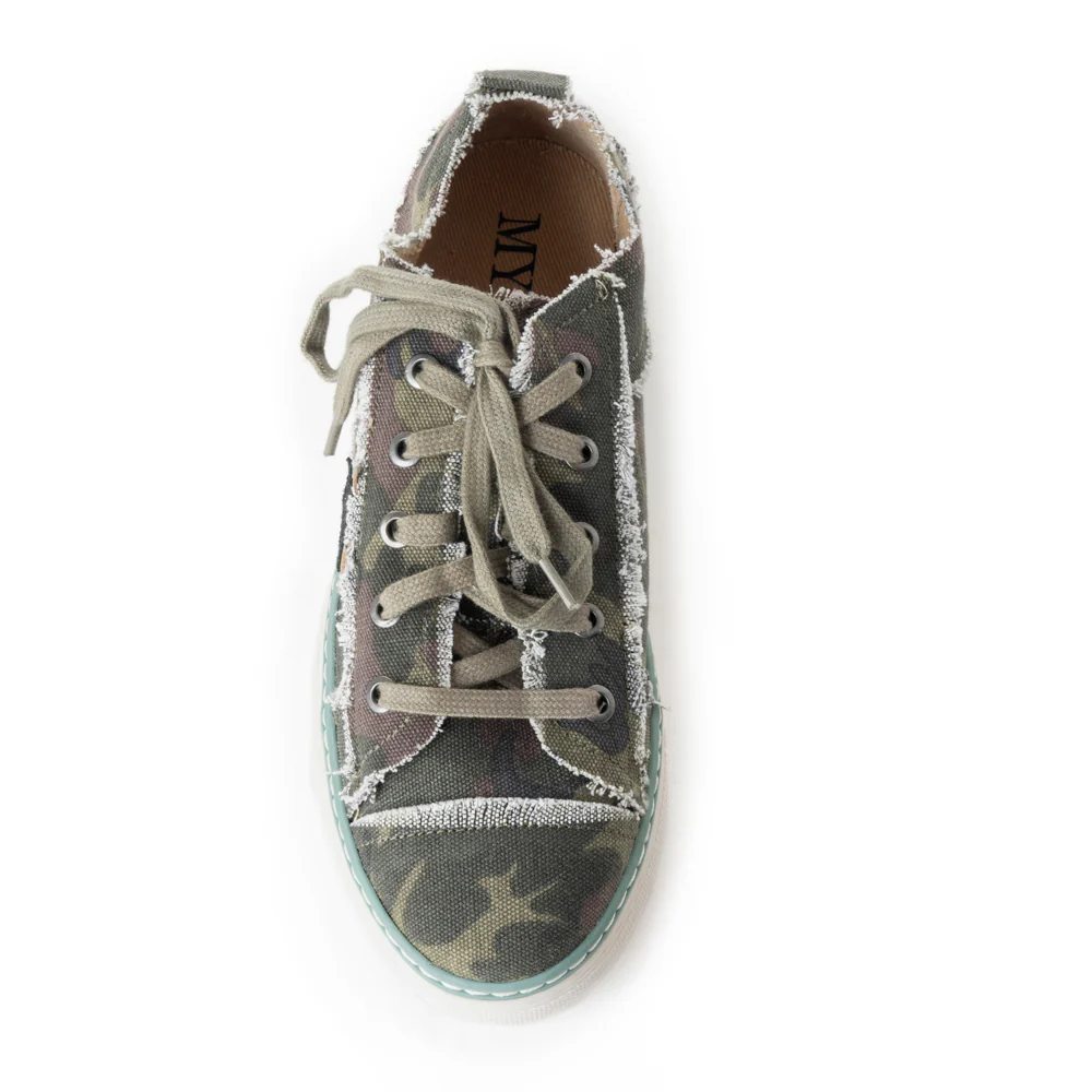175-aeory-sneakers-1.webp