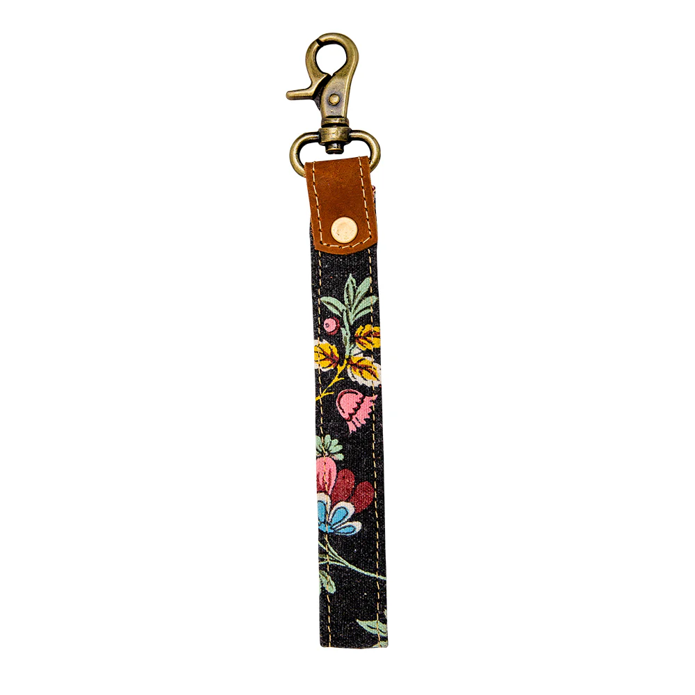 2252-broly-key-fob-1.webp