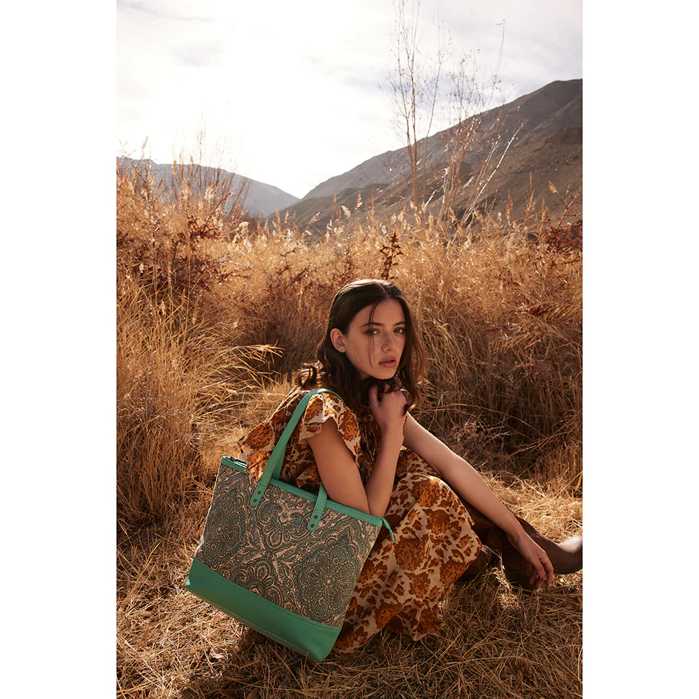 2303-bryerston-tote-bag-1.webp