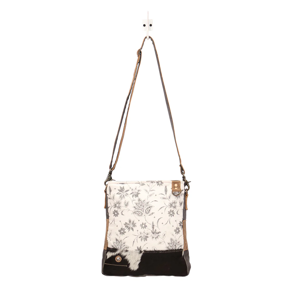 251-albino-shoulder-bag-1.webp