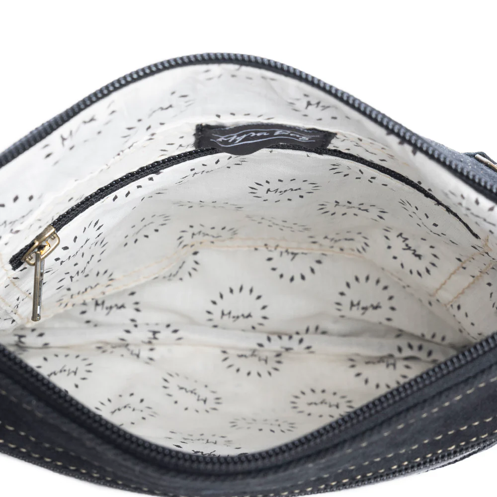 2521-cannon-ridge-small-crossbody-bag-1.webp