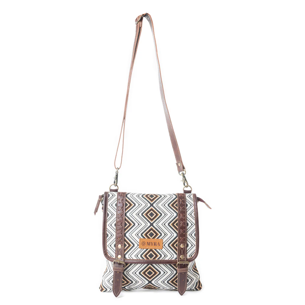 2561-canyon-star-concealed-carry-bag-in-black-white-1.webp