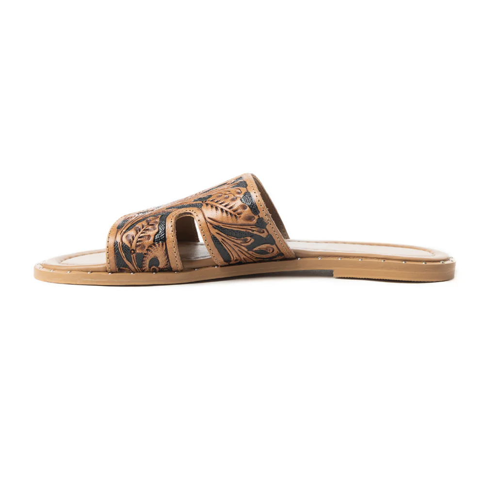 2614-carmina-anne-sandals-in-black-1.webp