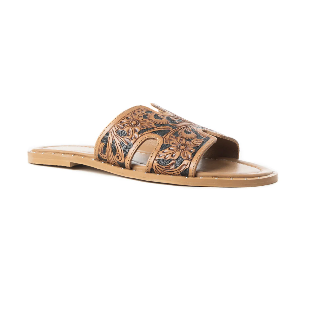 2614-carmina-anne-sandals-in-black-1.webp