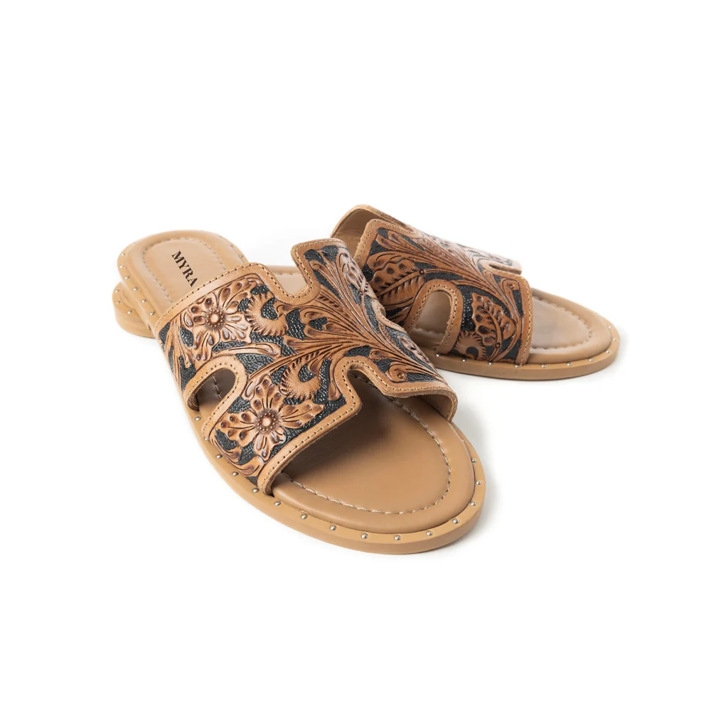 2614-carmina-anne-sandals-in-black-1.webp