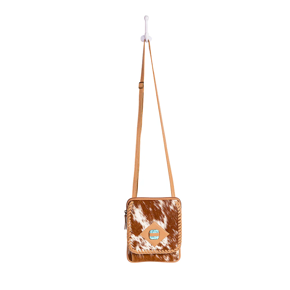 2898-cheyenne-s-hope-hairon-bag-1.webp