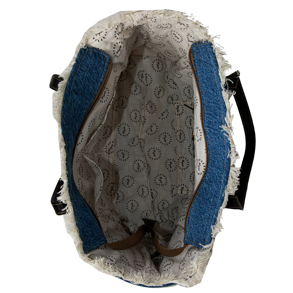 3294-country-road-47-small-crossbody-bag-1.webp